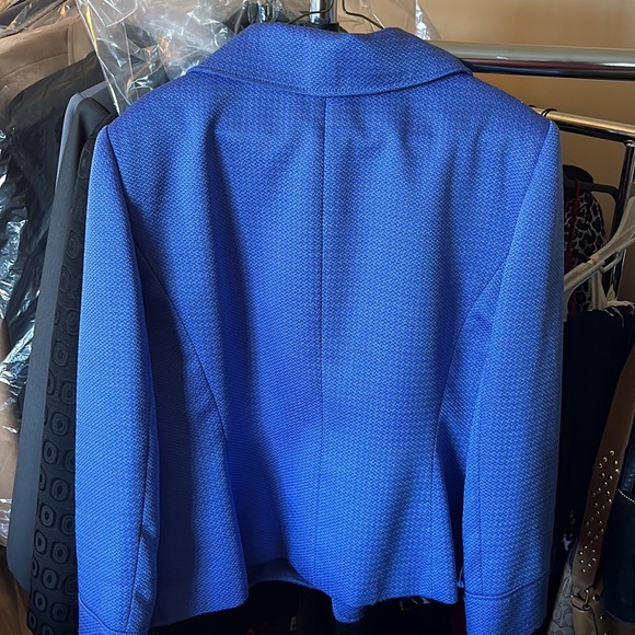 Jacket - Picture 2 of 4